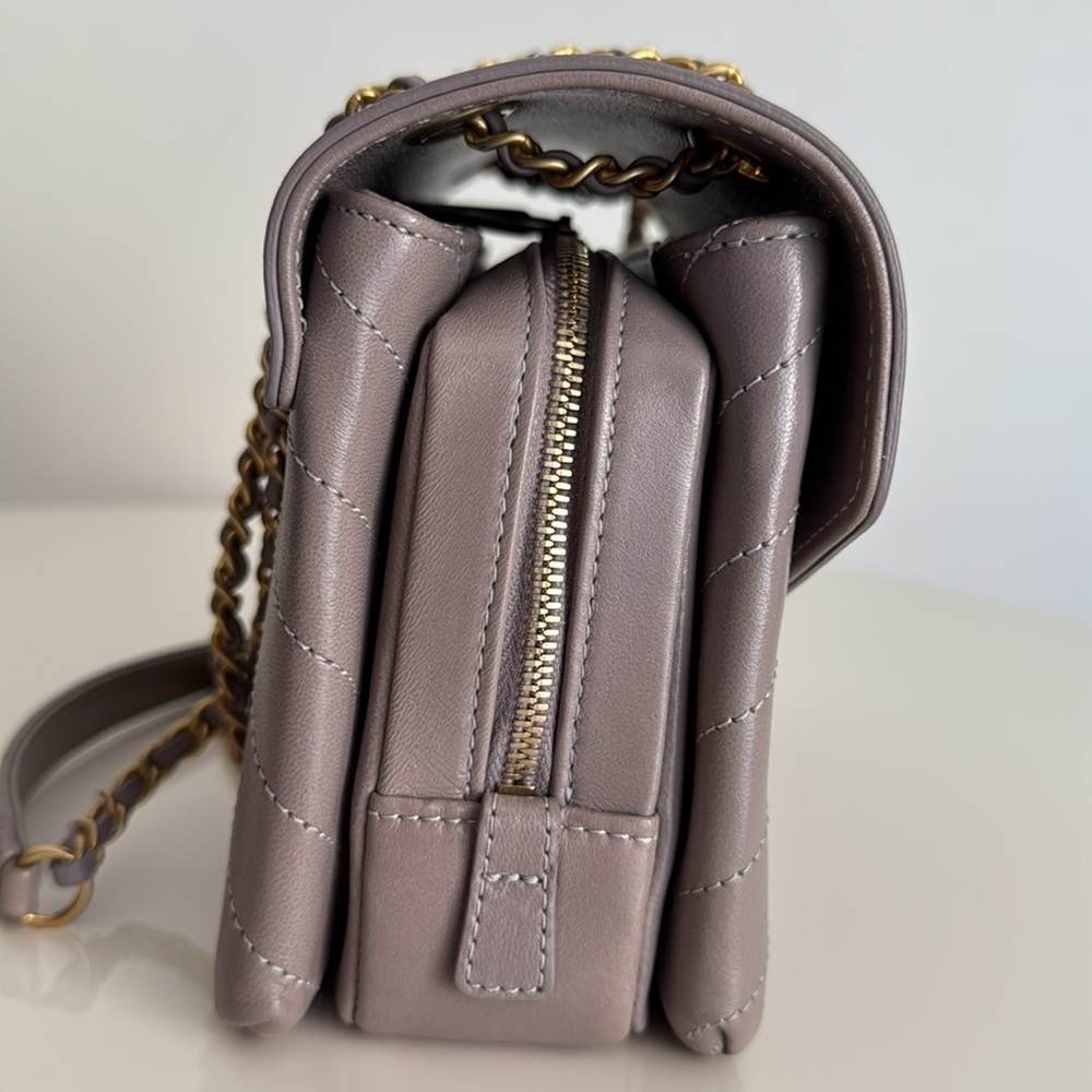 Chanel Grey-Taupe Chevron Leather Flap Bag Shoulder Crossbody Vintage Gold HW - Picture 6 of 17
